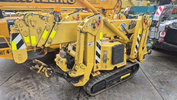 Maeda MC285C Mini Crawler Crane
