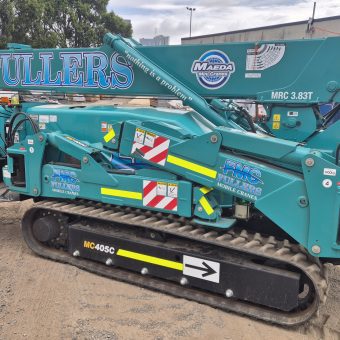 Maeda MC405C-3 Mini Crawler Crane