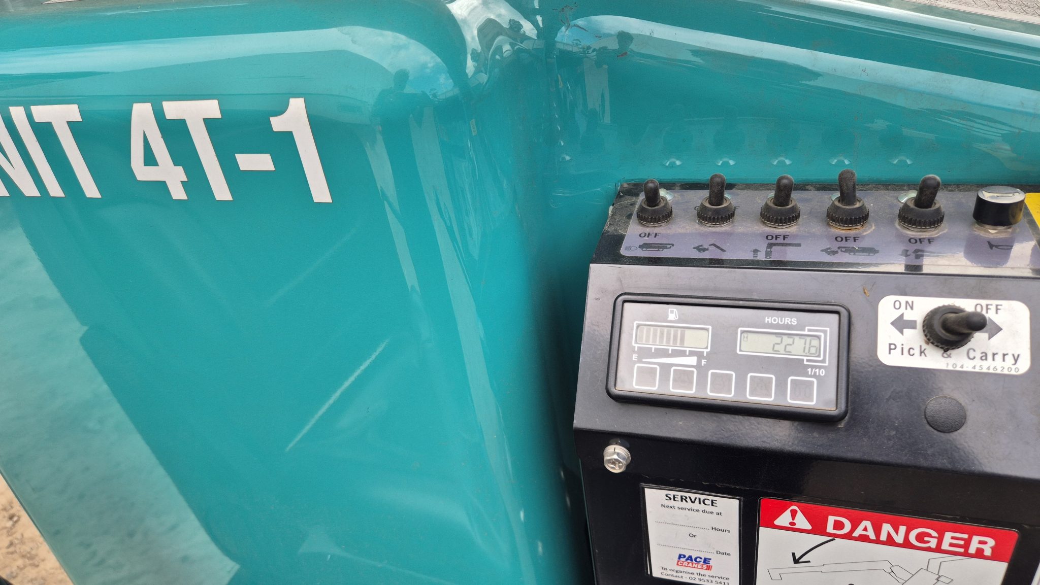 Maeda MC405C-3 Mini Crawler Crane - Image 3