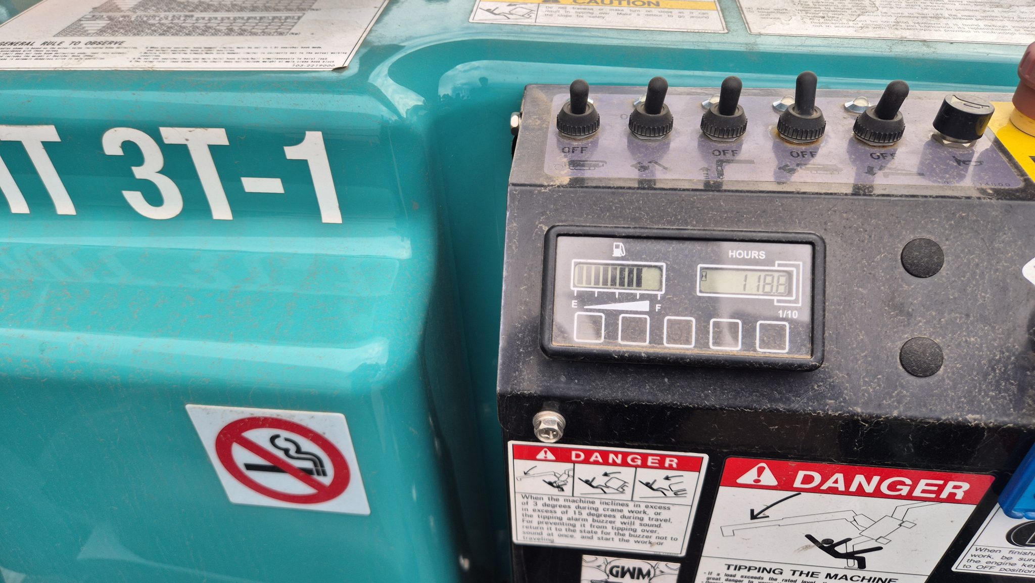 Maeda MC305C-3 Mini Crawler Crane - Image 7