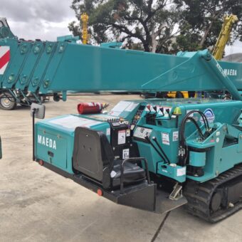 Maeda MC405C Mini Crawler Crane